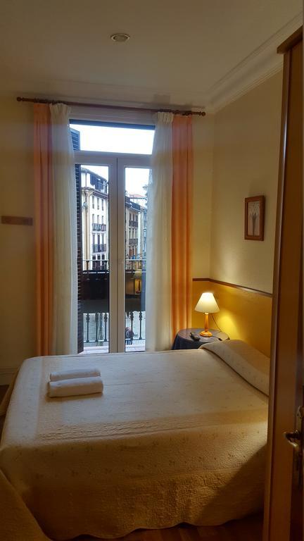 Pension Ibai San Sebastián Exterior photo